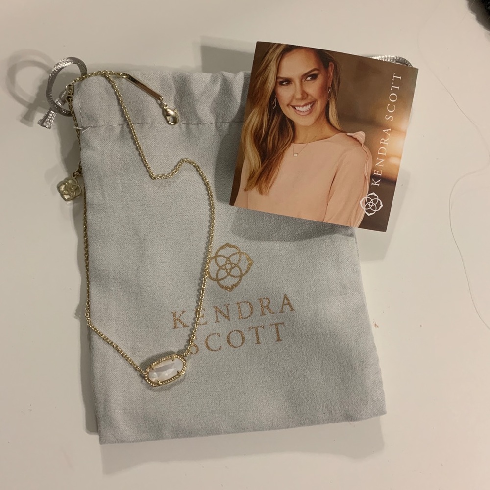 White and gold Elisa Kendra Scott necklace